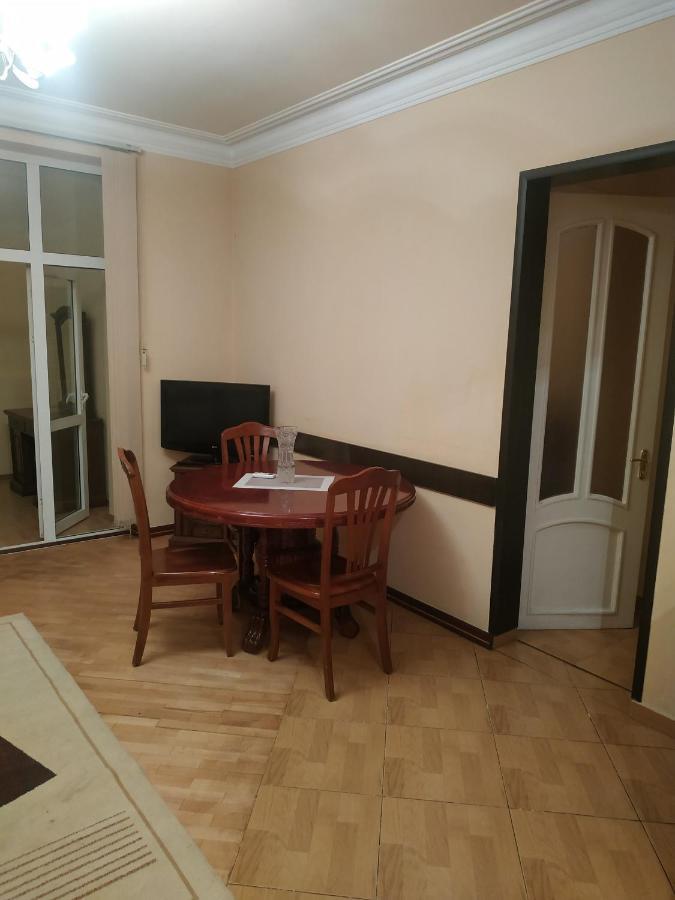 Sunny Land-1 Apartment เยเรวาน ภายนอก รูปภาพ